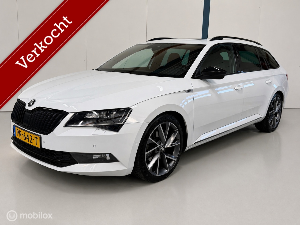 Skoda Superb Combi - 1.4 TSI ACT Sportline PANO / NL-AUTO - AutoWereld.nl