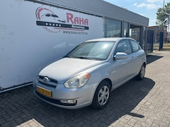 Hyundai Accent - 1.4i Dynamic Joy