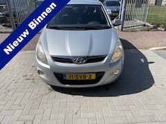 Hyundai i20 - 1.4i i-Motion Nw apk nap nl auto koude airco loopt en rijdt goed zie foto’s