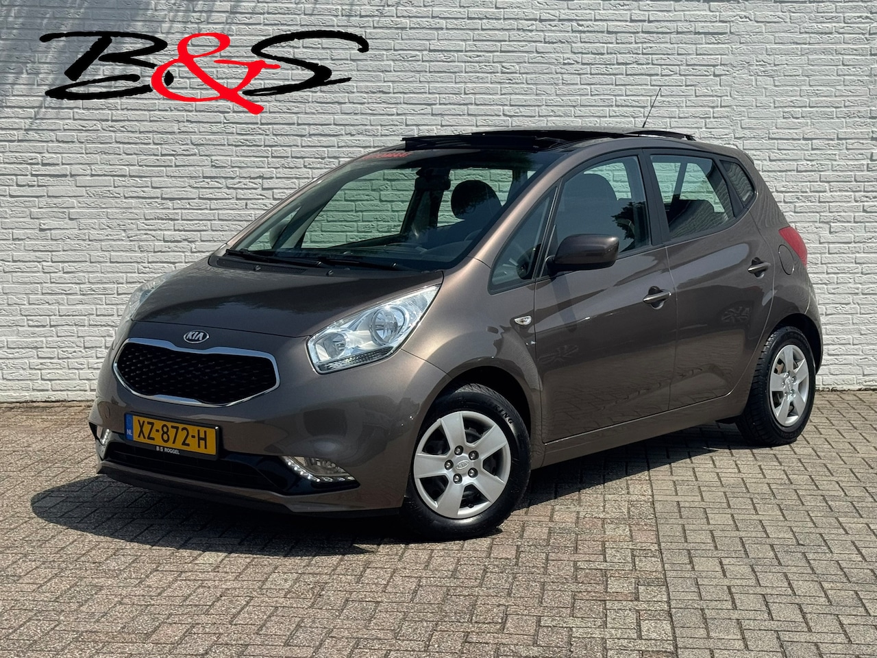 Kia Venga - 1.6 CVVT DynamicLine Automaat Camera Panoramadak Navi Trekhaak Cruisecontrol All-Season ba - AutoWereld.nl