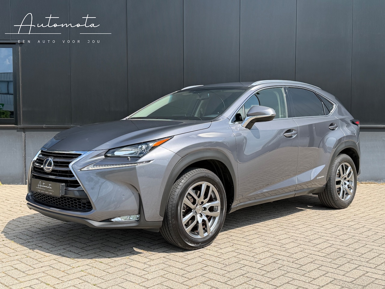 Lexus NX - 300h AWD Business Line Pro / 2e Eigenaar / Dealer Onderhouden / Nederlandse Auto 2015 - AutoWereld.nl