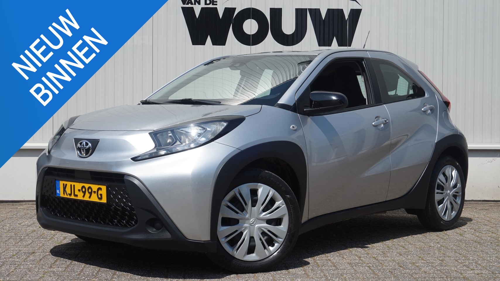 Toyota Aygo X - 1.0 VVT-i MT Play Apple Carplay/Android Auto | Achteruitrijcamera | Climate Control | Adap - AutoWereld.nl