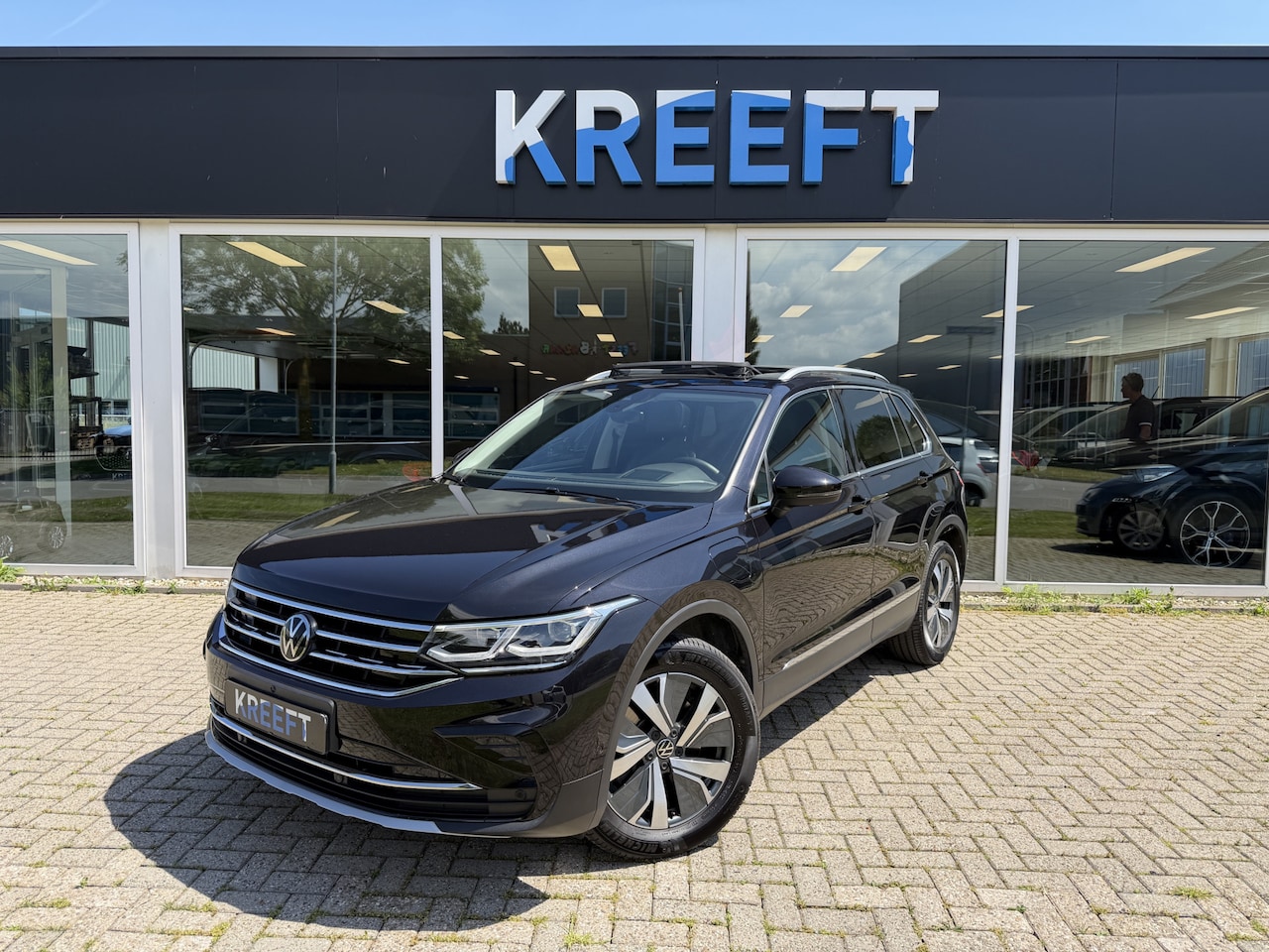 Volkswagen Tiguan - 1.4 TSI eHybrid HUD | Memory | Pano - AutoWereld.nl