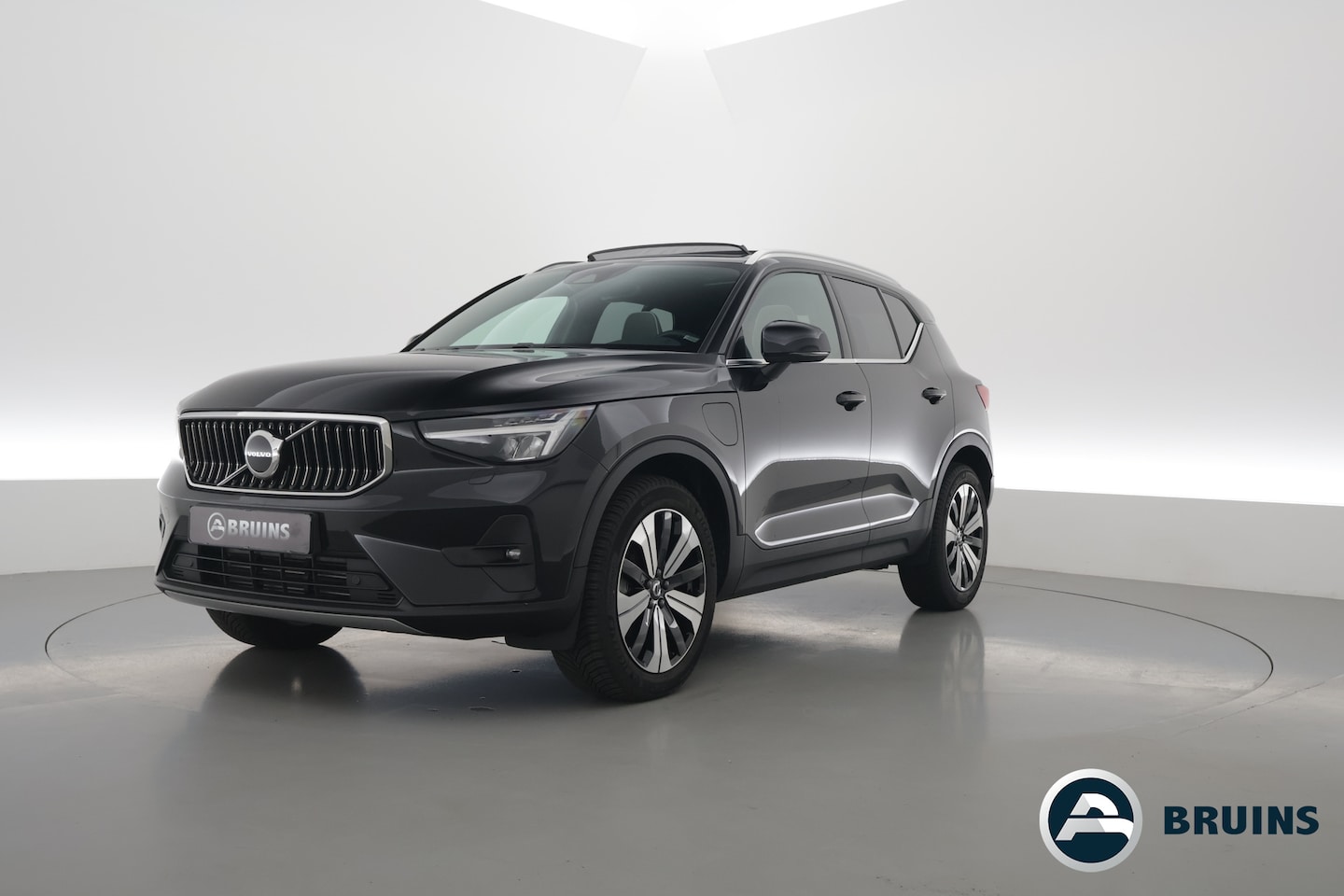 Volvo XC40 - 1.5 T4 Plug-in hybrid Plus Bright | 211 PK | Facelift | 11-2023| Pano-dak | Tailored Wool - AutoWereld.nl
