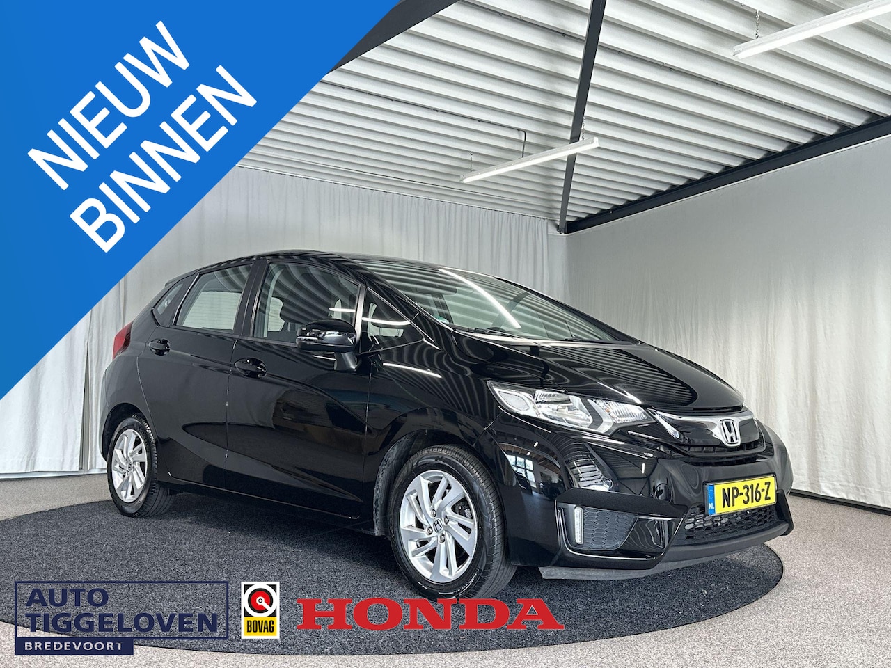 Honda Jazz - 1.3 i-VTEC Comfort Automaat | Trekhaak | Navi - AutoWereld.nl