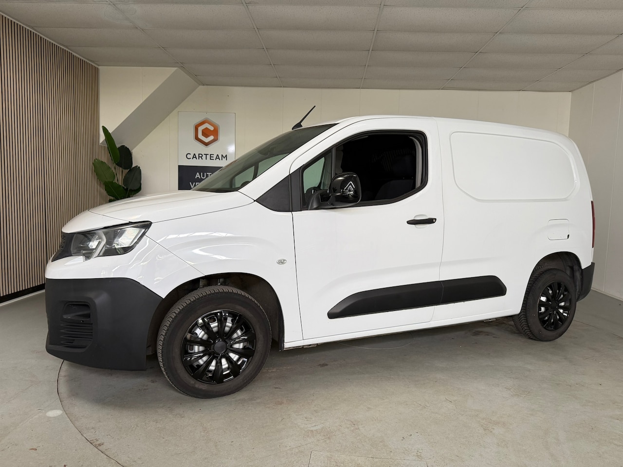 Peugeot Partner - 1.5 BlueHDi 100 S&S L1 Airco, camera, navigatie - AutoWereld.nl