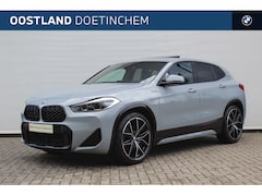 BMW X2 - sDrive20i High Executive / Trekhaak / Panoramadak / Sportstoelen / Head-Up / Stoelverwarmi