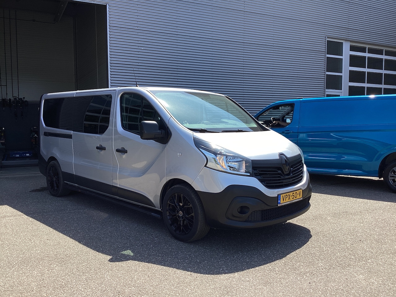 Renault Trafic - 1.6 dCi L2 DC Dubbel Cabine Euro 6/ Cruise/ Navi/ LMV/ Airco/ PDC/ Sidebars/ Keyless - AutoWereld.nl