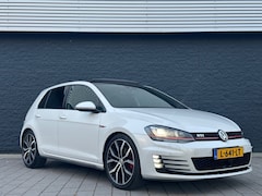 Volkswagen Golf - 2.0 TSI GTI Panorama Dynaudio E.Trekhaak Leer ACC