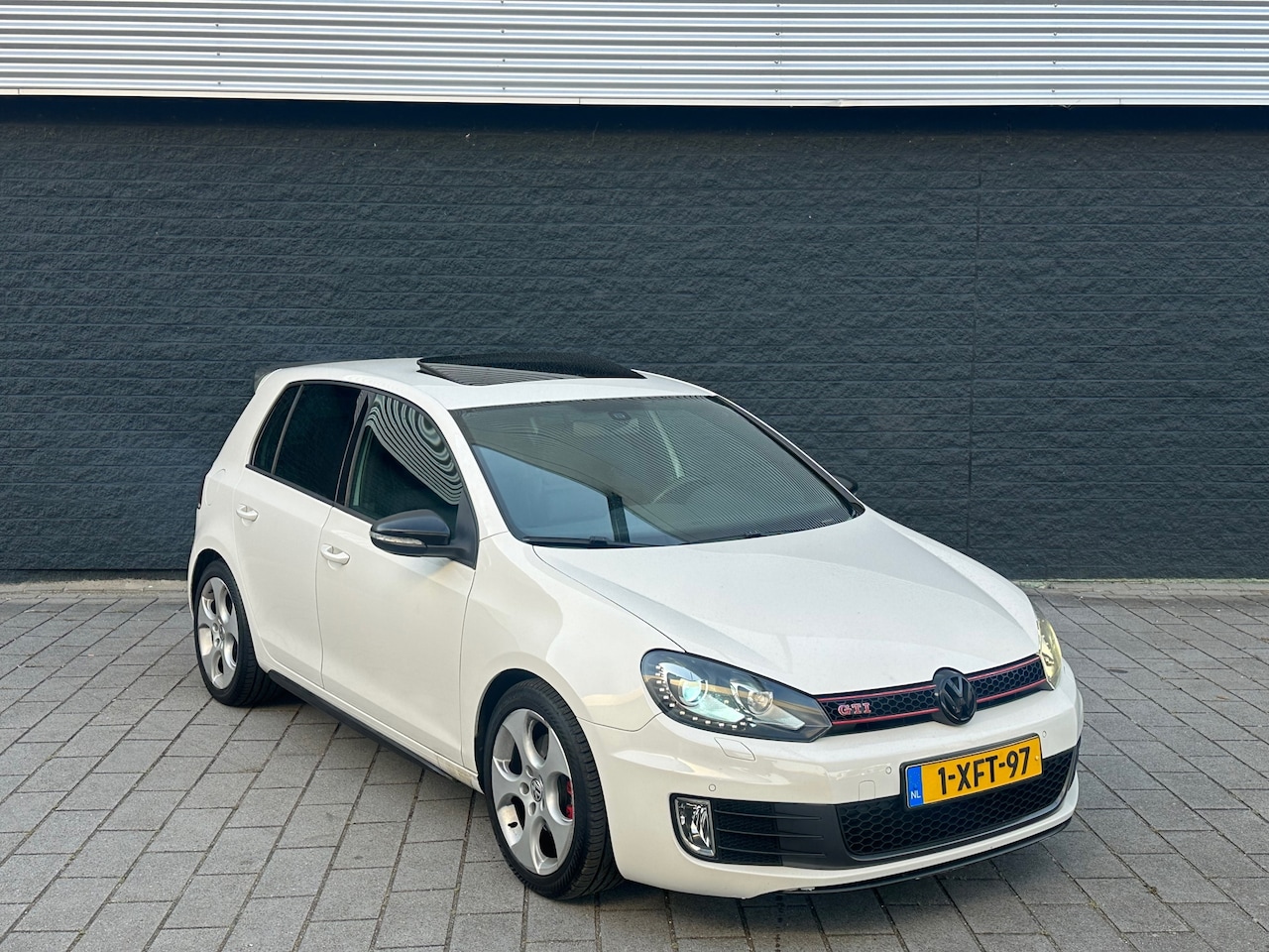 Volkswagen Golf - 2.0 GTI Panorama Led Leer LM - AutoWereld.nl