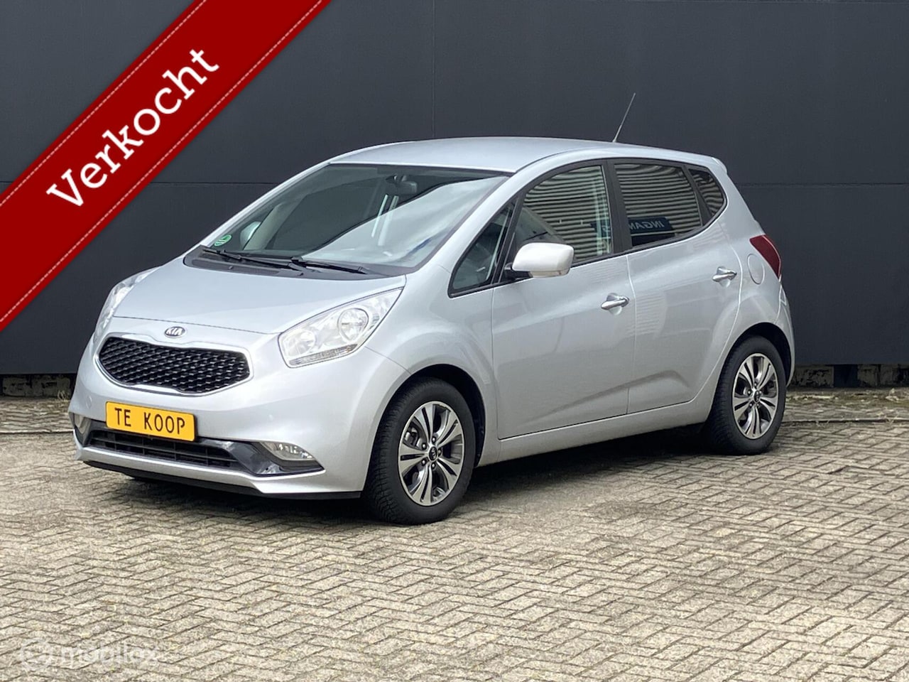Kia Venga - 1.6 CVVT DynamicPLusLine INAVI I KeyLess I - AutoWereld.nl