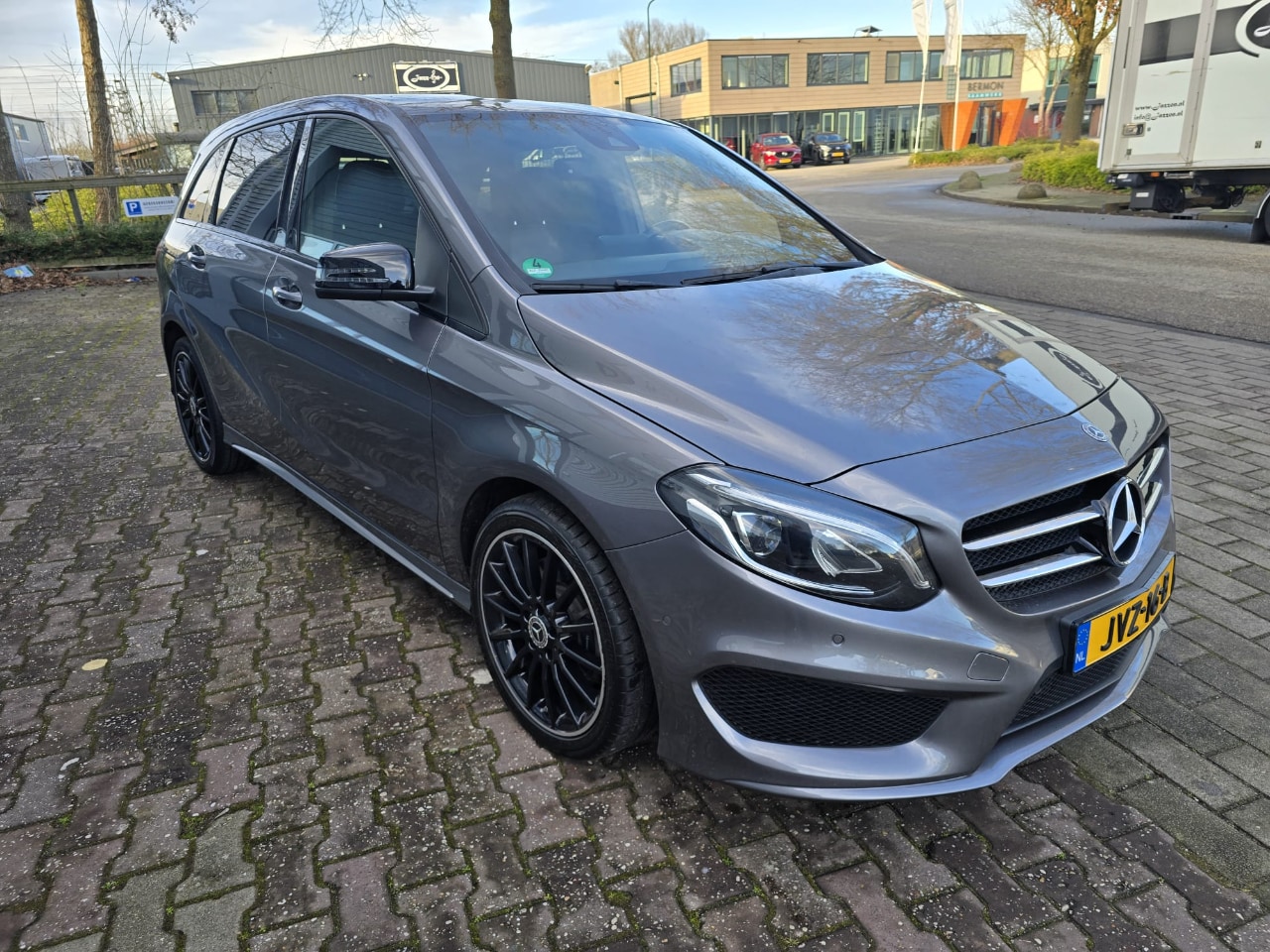 Mercedes-Benz B-klasse - 250 AMG UITVOERING - AutoWereld.nl