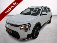Kia Niro EV - DynamicLine 64.8 kWh | SOH 100% | 3 Fase laden | Trekhaak | Apple Carplay/Android | Cruise