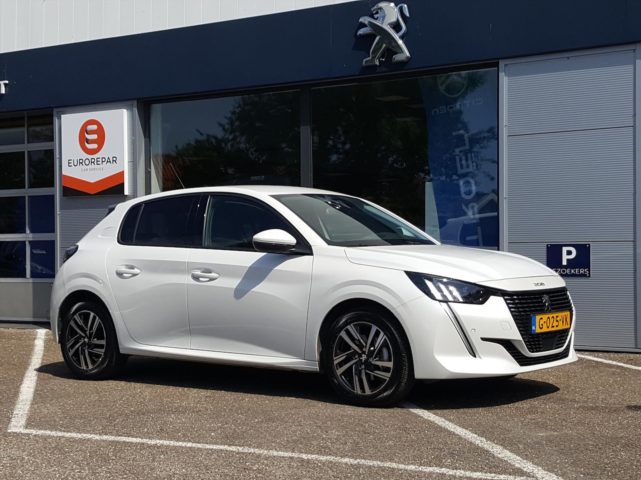 Peugeot 208 - ALLURE 1.2 PT-100pk Navigatie | 3D-cockpit | Apple Carplay&Android | Adaptieve Cruise & Cl - AutoWereld.nl