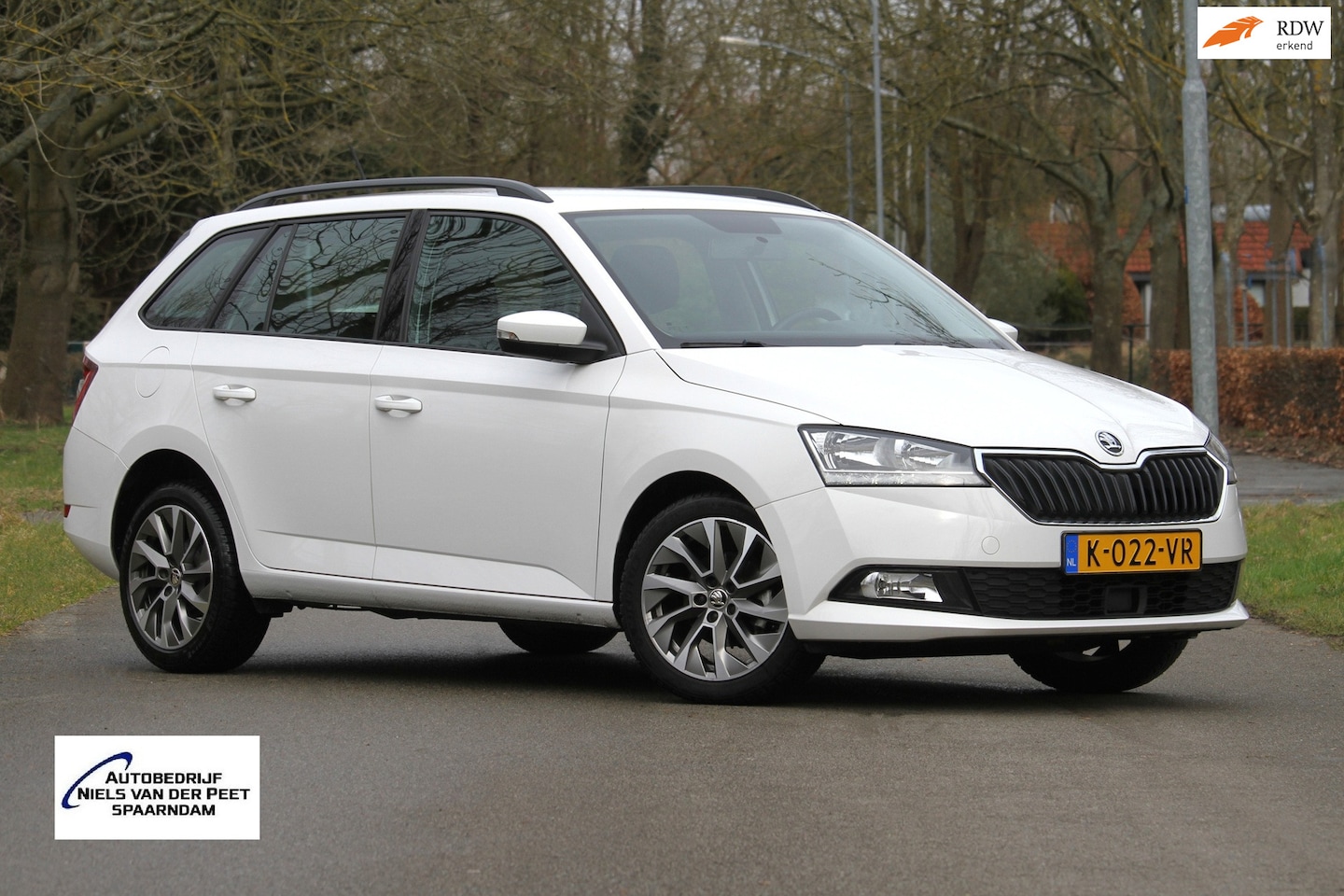Skoda Fabia Combi - 1.0 TSI Business Edition / Luxere uitvoering / o.a. Multimedia systeem / Sportvelgen / Cru - AutoWereld.nl