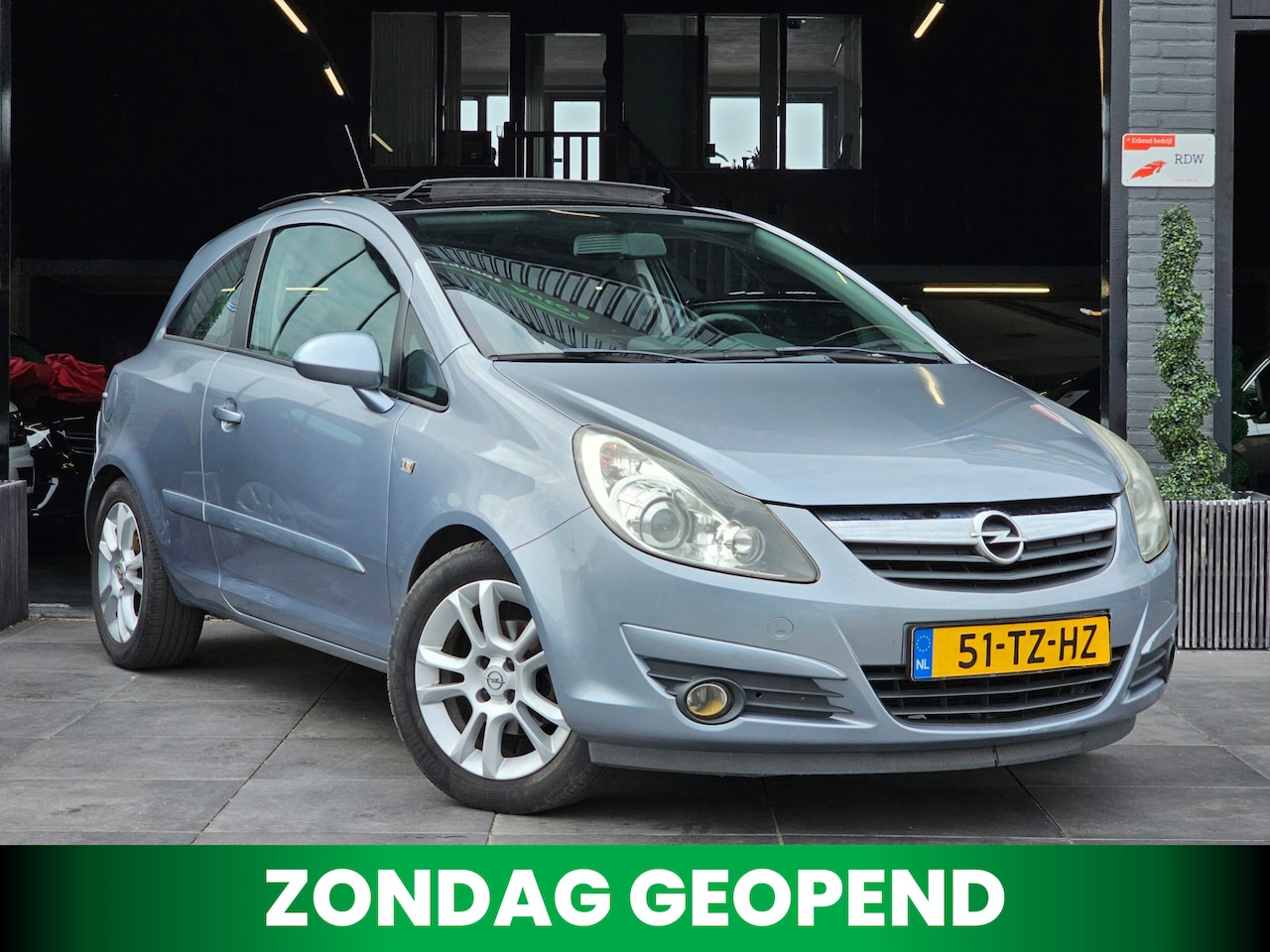Opel Corsa - 1.4-16V Sport|PANO|Ingebouwde Fietsendrager|Airco - AutoWereld.nl