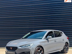CUPRA Leon - 1.4 e-Hybrid VZ / CARPLAY / CAMERA / STOEL EN STUURVERWARMING /