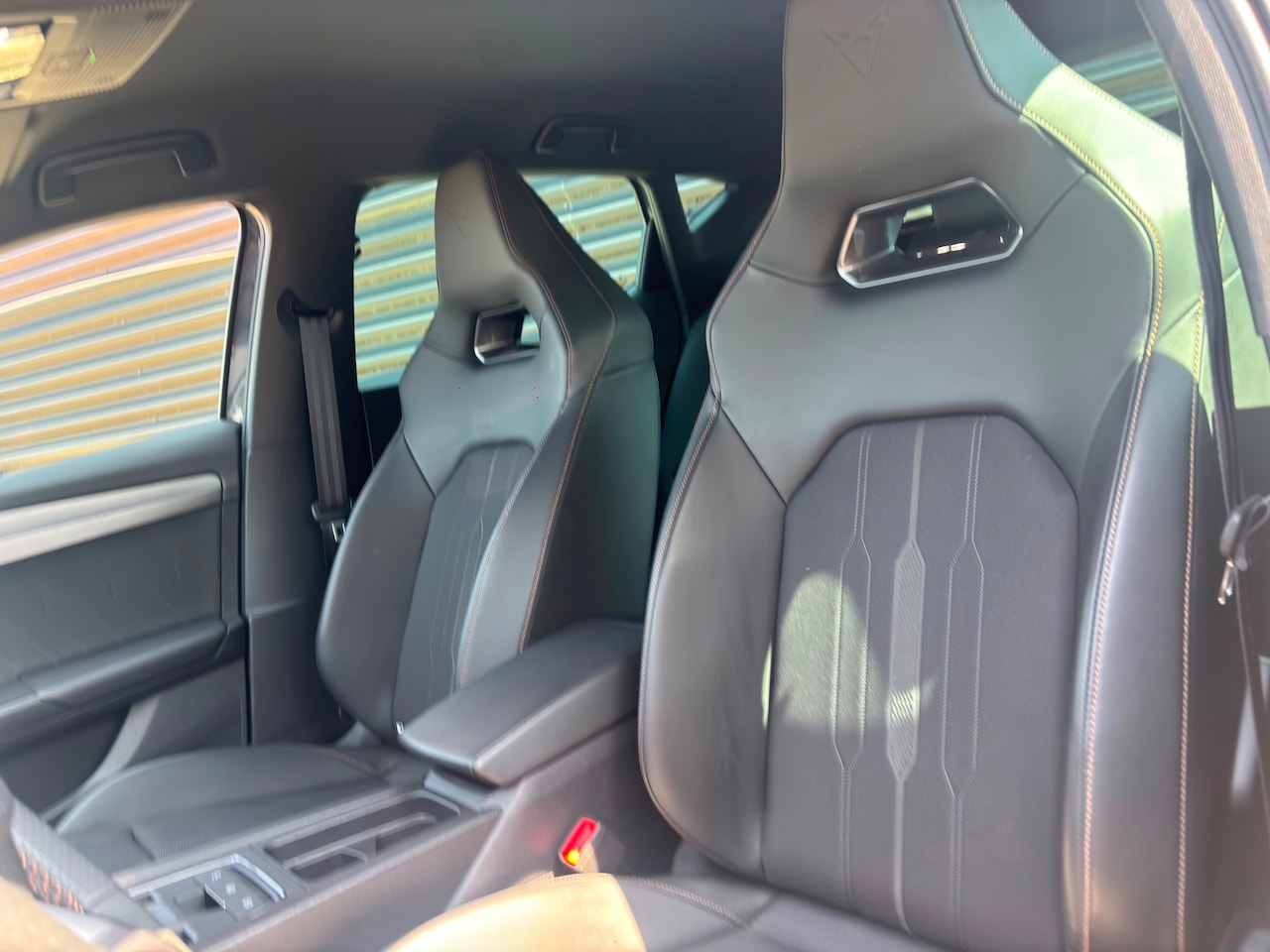 CUPRA Leon - 1.4 e-Hybrid VZ / CARPLAY / CAMERA / STOEL EN STUURVERWARMING / - AutoWereld.nl