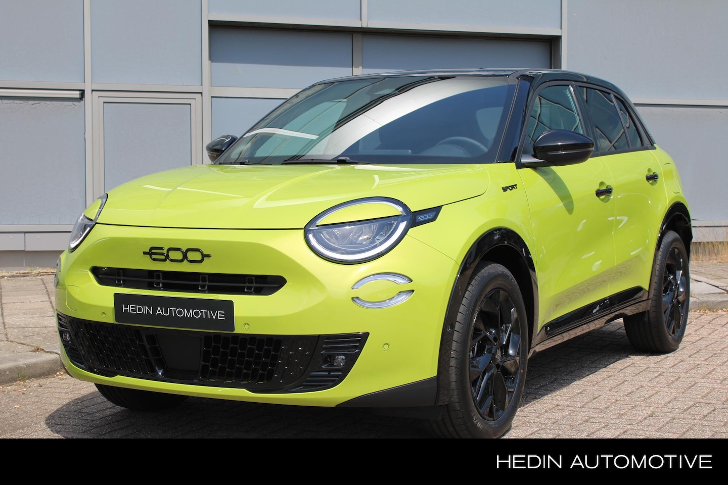 Fiat 600e - Sport 54 kWh | Navigatie | Achteruitrijcamera | Climate Control | Stoelverwarming | Apple - AutoWereld.nl