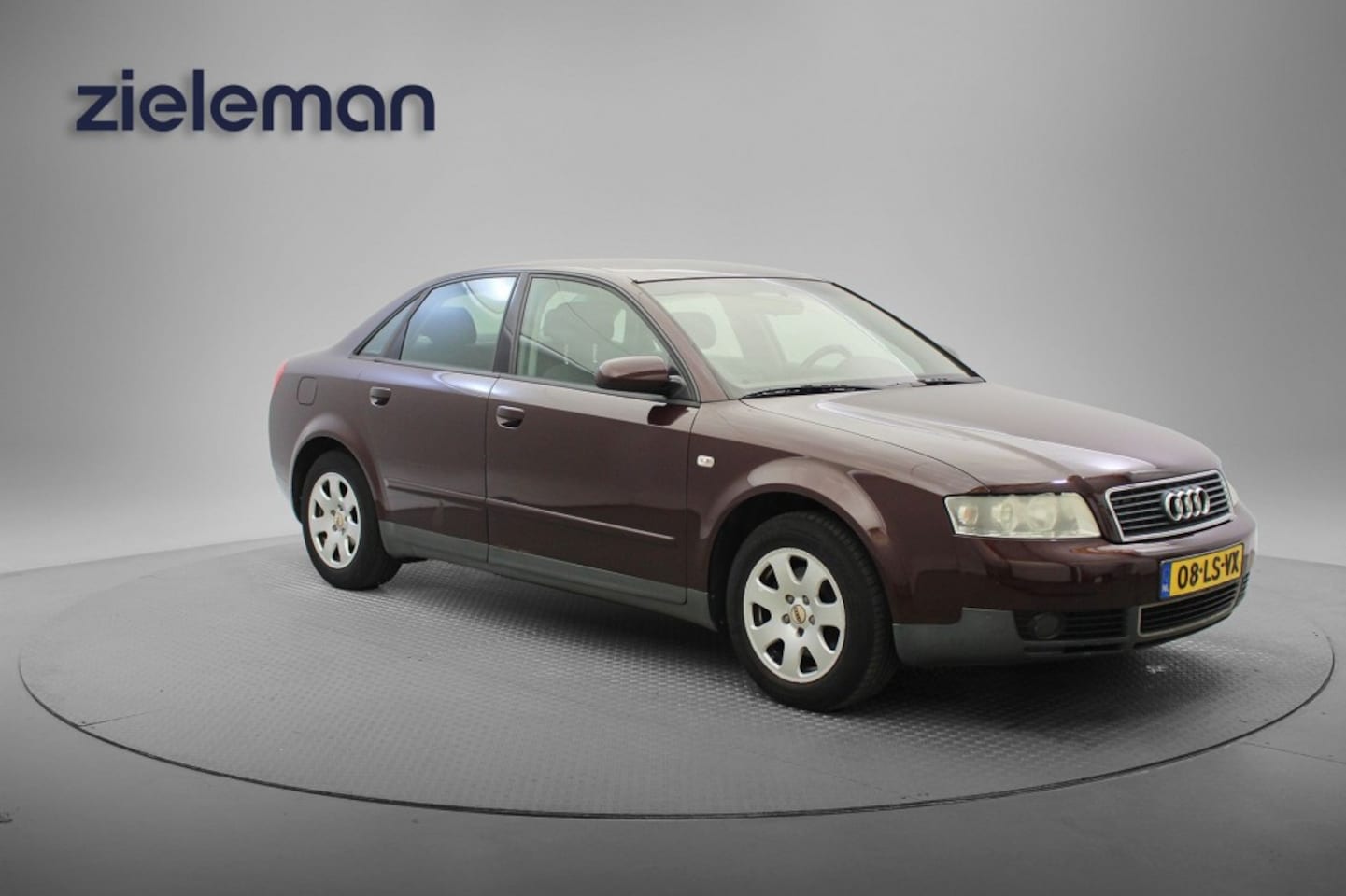 Audi A4 Limousine - 2.0 Exclusive - Cruise, Clima, Trekhaak - AutoWereld.nl