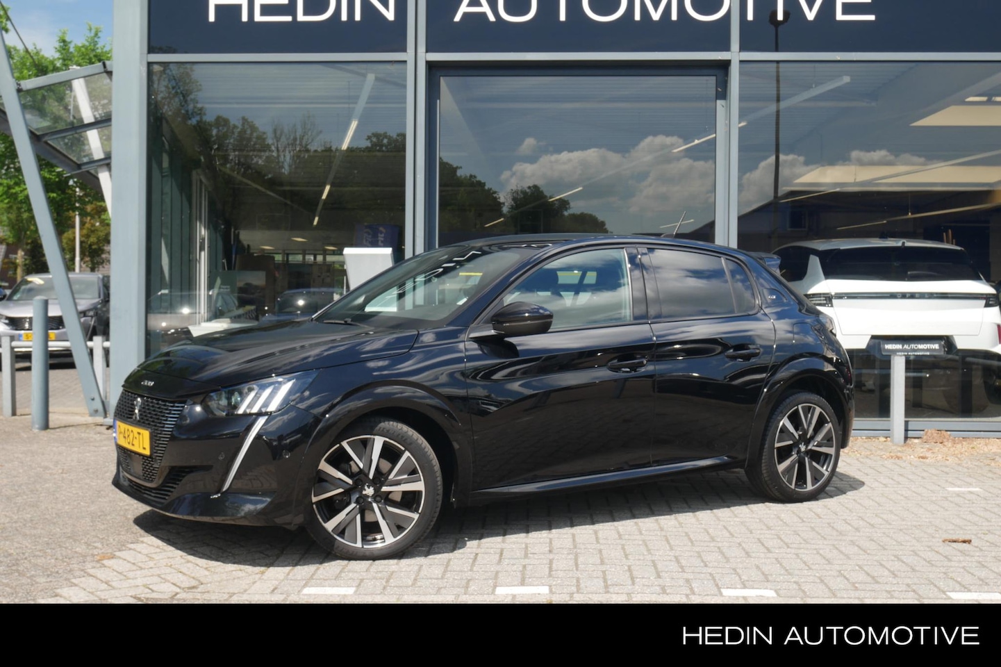 Peugeot 208 - 1.2 PureTech GT Pack | DAB Ontvanger | Achteruitrijcamera | Parkeercensoren voor | Navigat - AutoWereld.nl