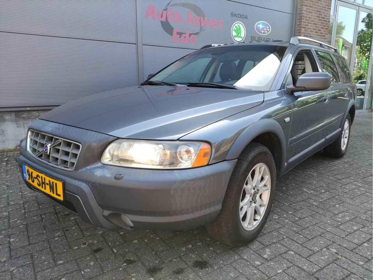 Volvo XC70 - 2.5 T Summum Trekhaak - Leder - Schuif/Kanteldak - Nieuwe APK - NL auto - AutoWereld.nl
