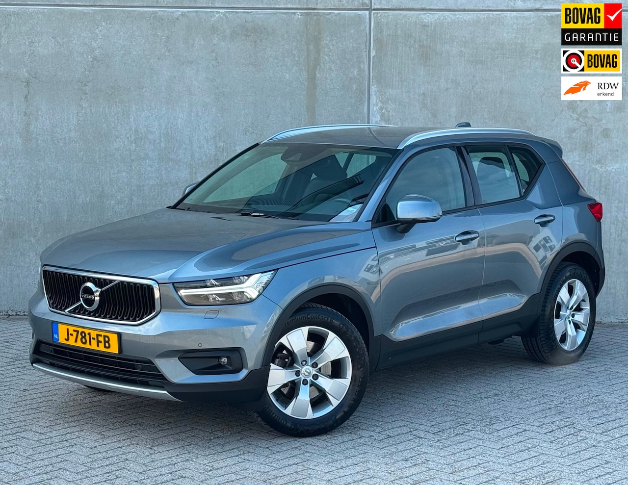 Volvo XC40 - 2.0 T5 AWD AUT 2018 Grijs LEDER|CAMERA|TREKHAAK - AutoWereld.nl