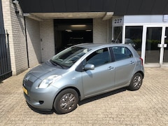 Toyota Yaris - 1.3 VVTi Sol / APK MAART 2027 / 5 DEURS / AIRCO / ELECTR RAMEN / RIJDT OK