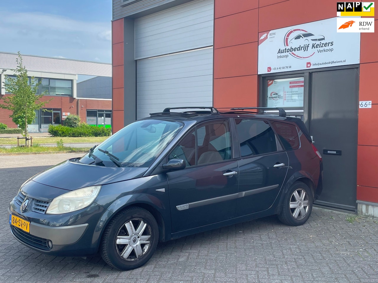 Renault Grand Scénic - 2.0-16V Privilège Luxe 7P AIRCO PANO NAP CRUISE KEYLES - AutoWereld.nl