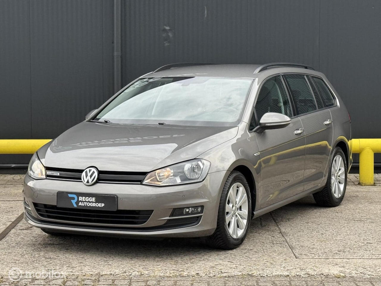 Volkswagen Golf Variant - 1.0 TSI Connected Series PDC | NAVI - AutoWereld.nl
