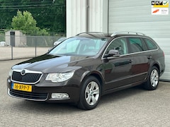 Skoda Superb Combi - 1.4 TSI Greentech Ambition, Climate, Cruise, Xenon, Pdc, Trekhaak