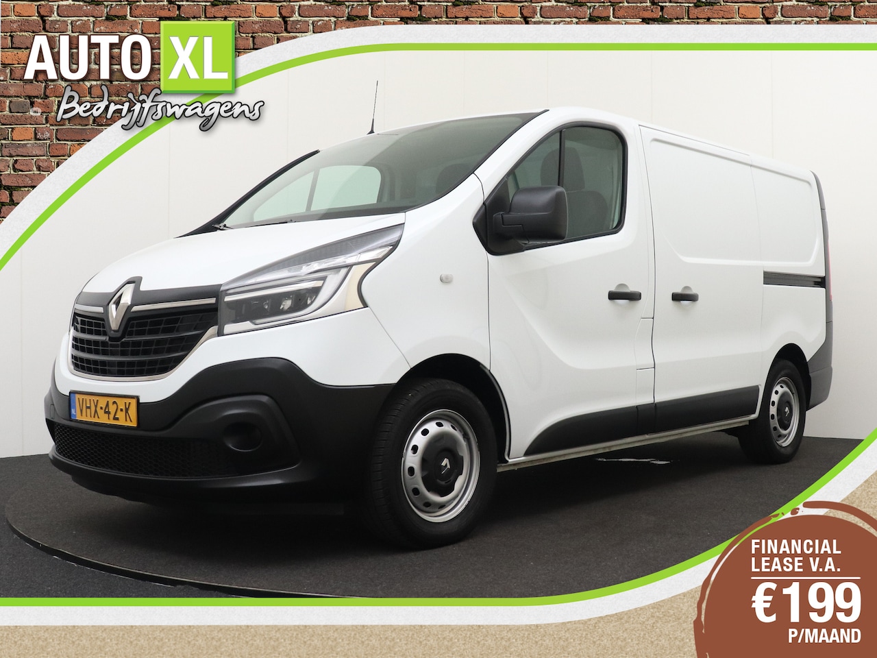 Renault Trafic - 2.0 dCi 120 PK Comfort Navi Betimmering Trekhaak Cruise - AutoWereld.nl