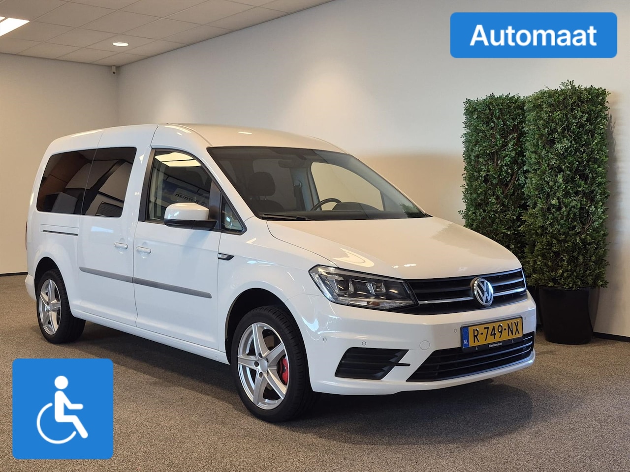Volkswagen Caddy Maxi - Rolstoelauto Automaat 5+1 (150cm lang x 85cm breed) - AutoWereld.nl