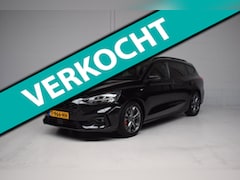 Ford Focus Wagon - 1.0 EcoBoost ST-line CAMERA / TREKHAAK / HEAD-UP / KEYLESS / STOELVERWARMING / LED