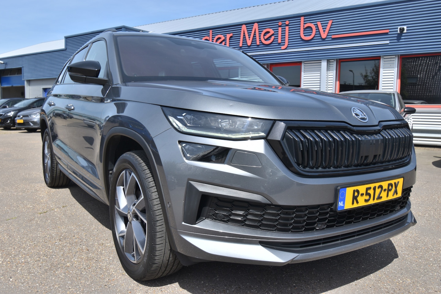 Skoda Kodiaq - 1.5 TSI Sportline Business 7-Pers, , TREKH , VIRTUAL COCKPIT , ST+STUUR VERW , PANODAK , L - AutoWereld.nl