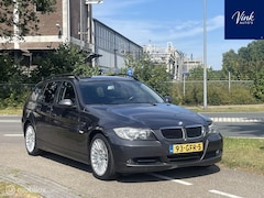 BMW 3-serie Touring - 318i Business Line AUTOMAAT|Trekhaak|Navigatie|Parkeersensoren|Climate Control