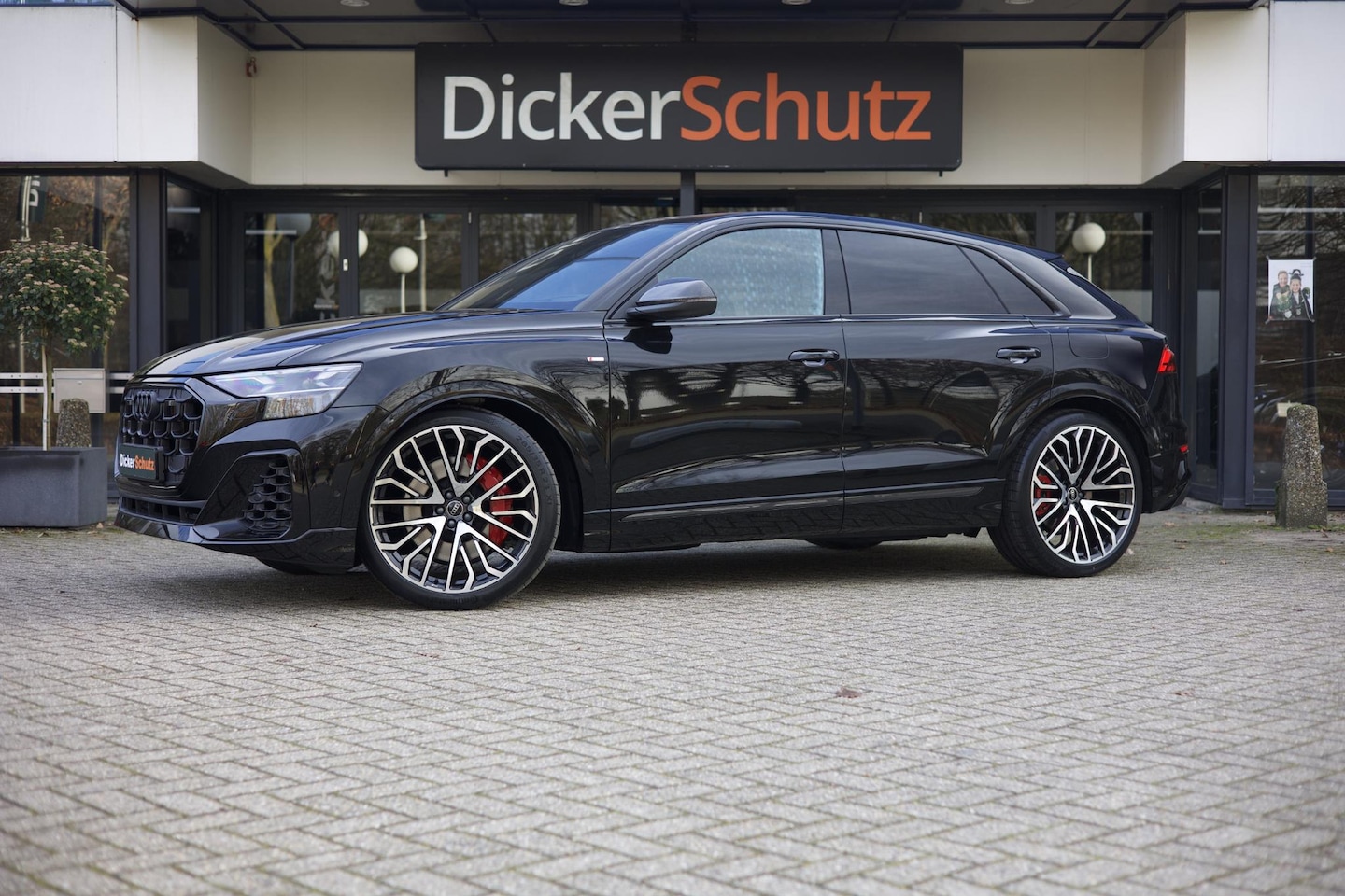 Audi Q8 - 60 TFSI e quattro Competition Vierwielb. | Carbon | Pano | Trekhaak | Massage - AutoWereld.nl