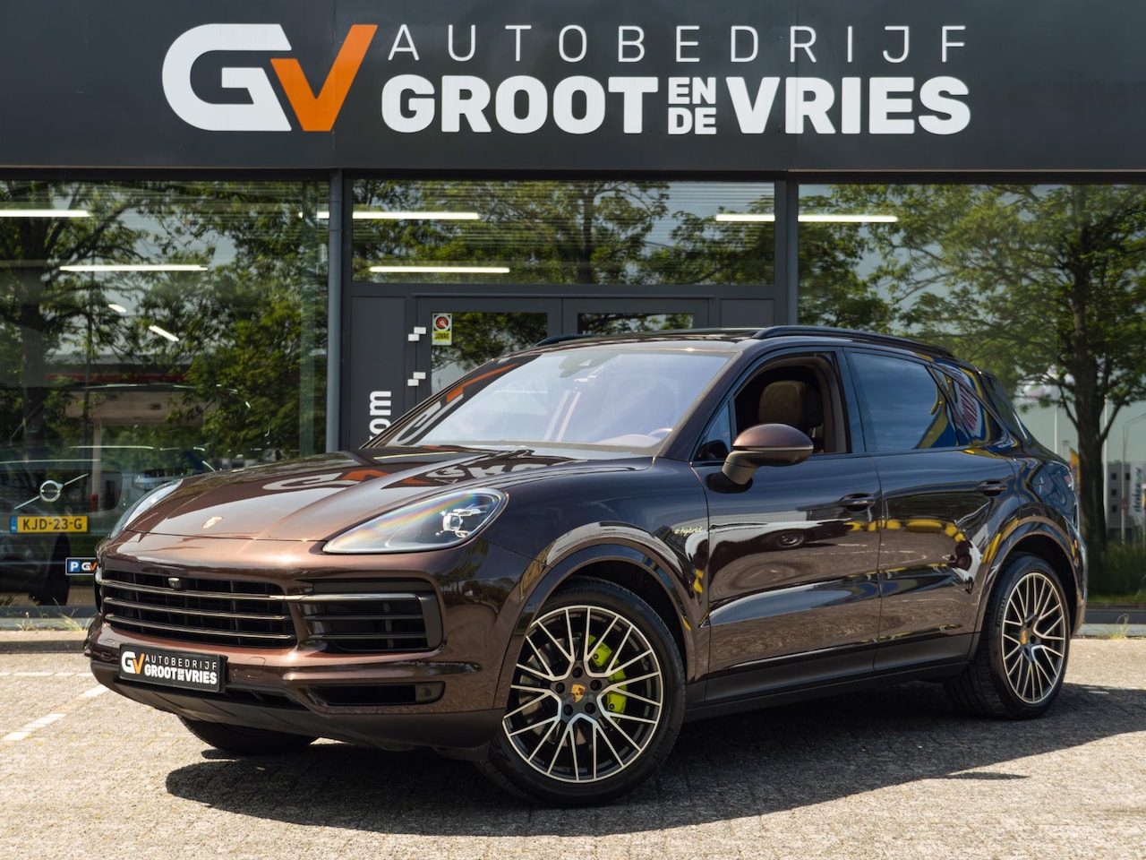 Porsche Cayenne - 3.0 E-Hybrid |Chrono|Pano|Bose|Club Leder|Trekhaak - AutoWereld.nl
