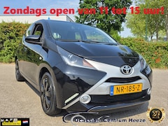 Toyota Aygo - 1.0 VVT-i x-Play Black, Camera Carplay Apk 4-2027 VAKANTIEGELD WEKEN