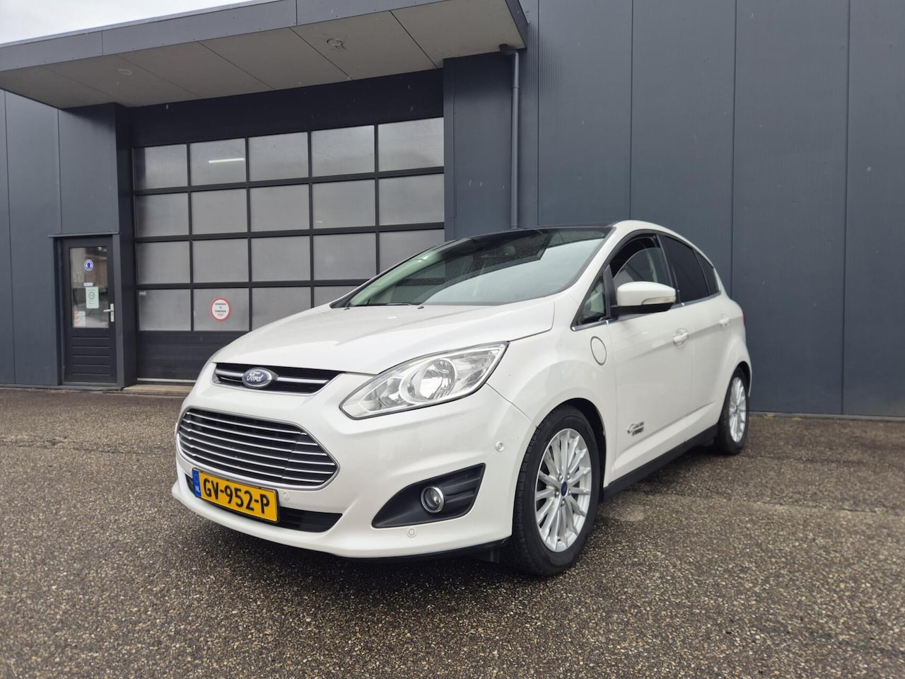 Ford C-Max - 2.0 Plug-in Hybrid Titanium Plus 2.0 Plug-in Hybrid Titanium Plus - AutoWereld.nl