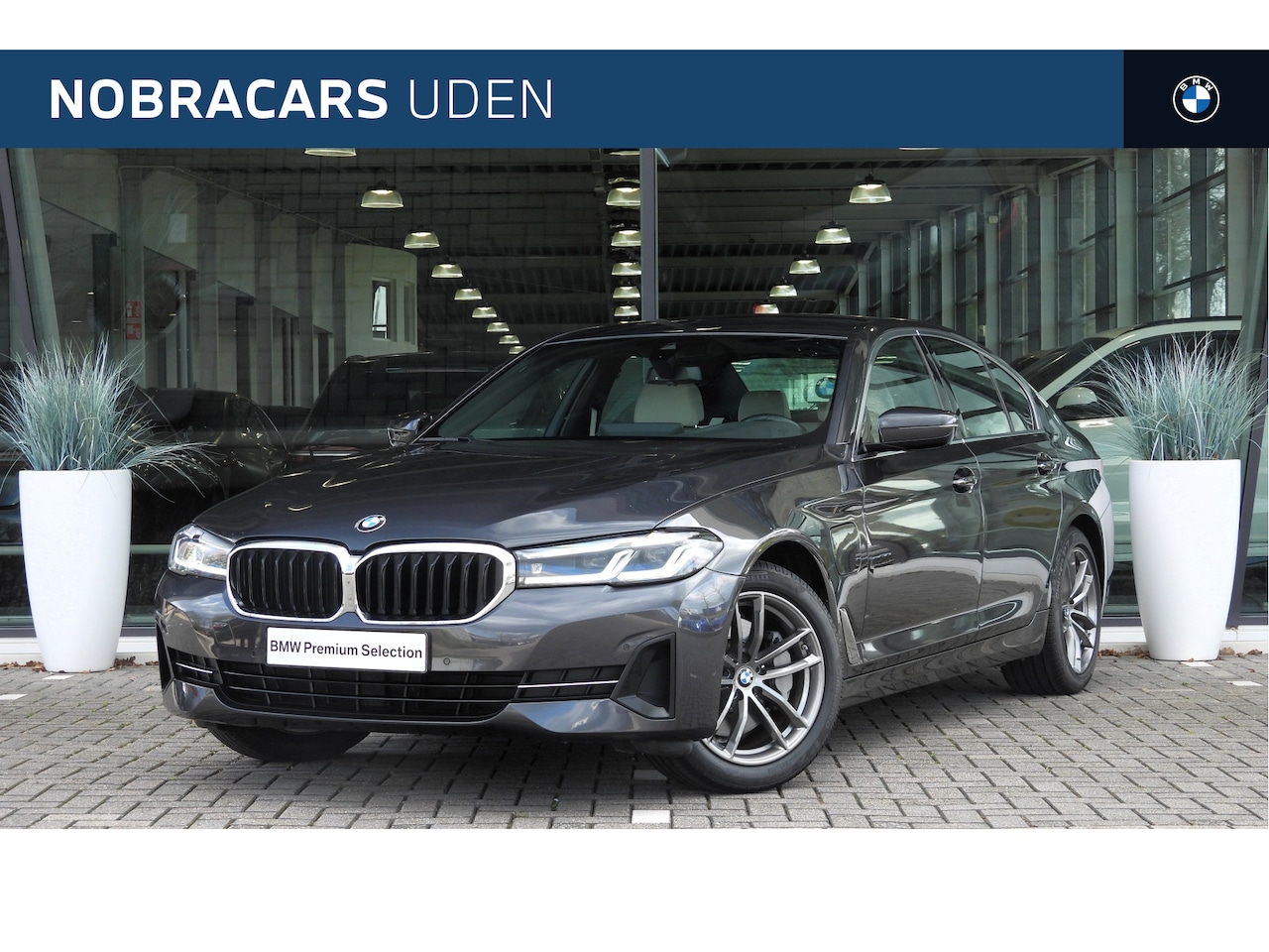 BMW 5-serie - 530e High Executive Automaat / Trekhaak / Achteruitrijcamera / Adaptieve LED / Stoelverwar - AutoWereld.nl