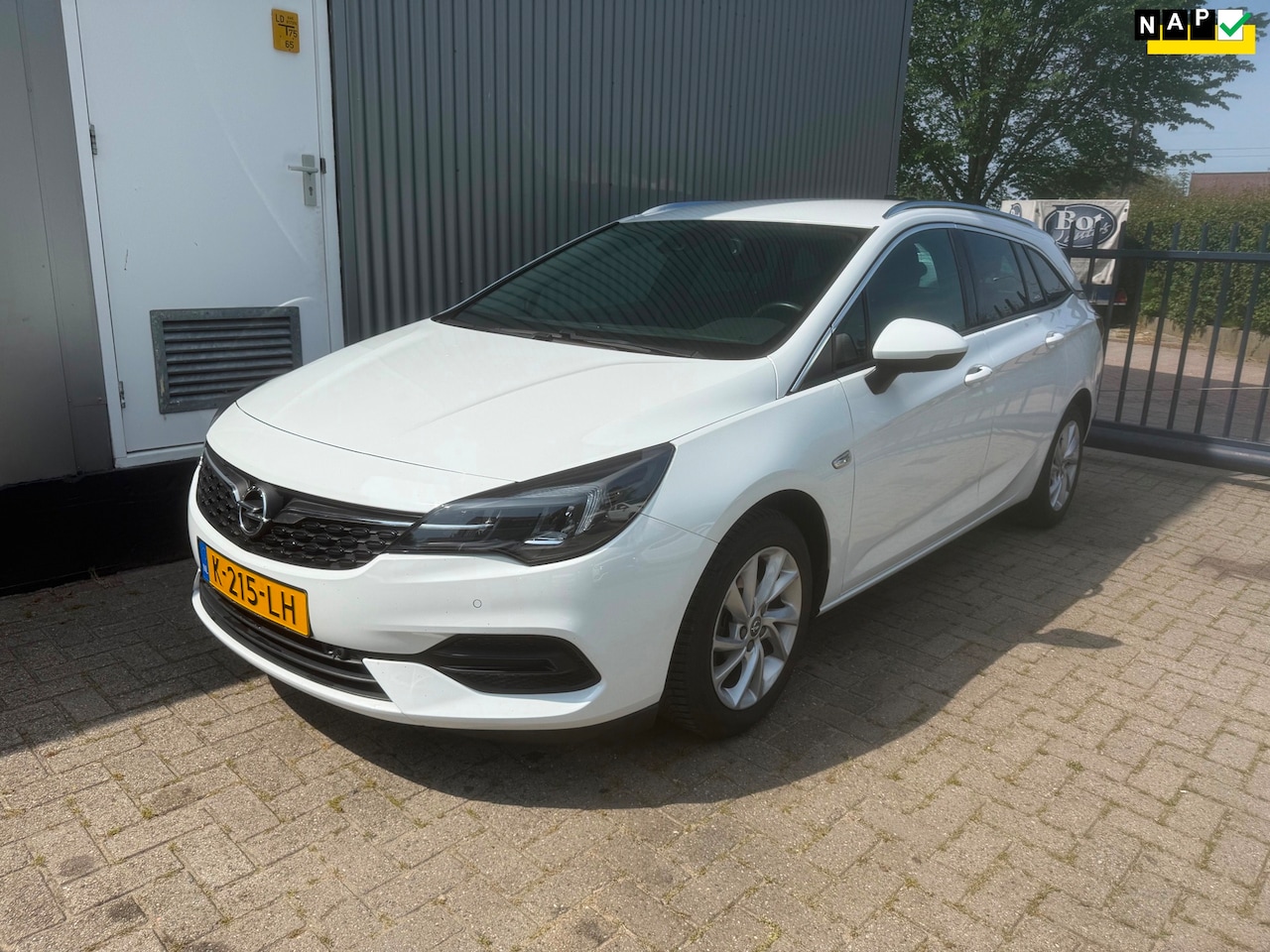 Opel Astra Sports Tourer - 1.2 Business Elegance 1.2 Business Elegance - AutoWereld.nl