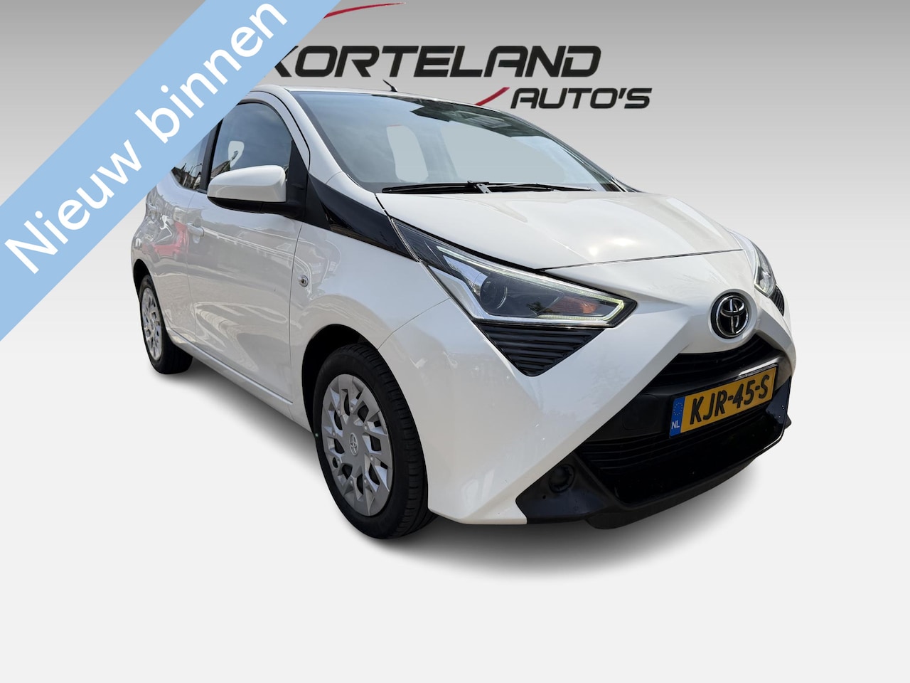 Toyota Aygo - 1.0 VVT-i x-play AIRCO CAMERA LED - AutoWereld.nl