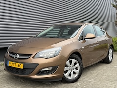 Opel Astra - 1.4 120PK Turbo Sport+ / *NAP* / Airco / Cruise / 2015