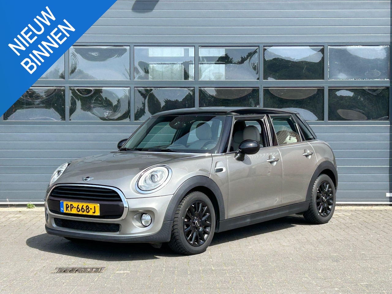 MINI Cooper - 1.5 CHILI SERIOUS BUSINESS I DEALER ONDERHOUDEN I 5-DEURS I LEDEREN BEKLEDING - AutoWereld.nl