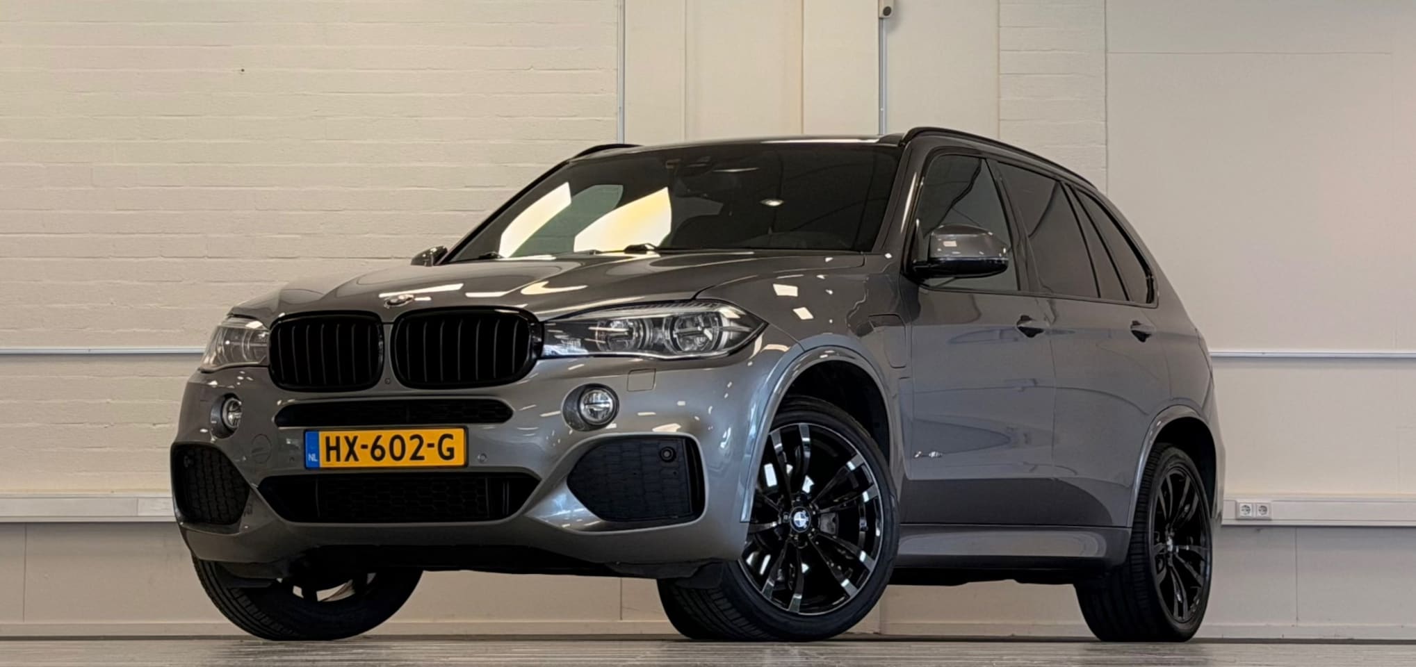 BMW X5 - XDrive40e iPerformance High Executive M Sportpakket 3e Eigenaar Trekhaak - AutoWereld.nl