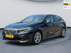 BMW 1-serie - 118i M-sport shadow line|NAP|Sfeerverlicht|Sportstoel|