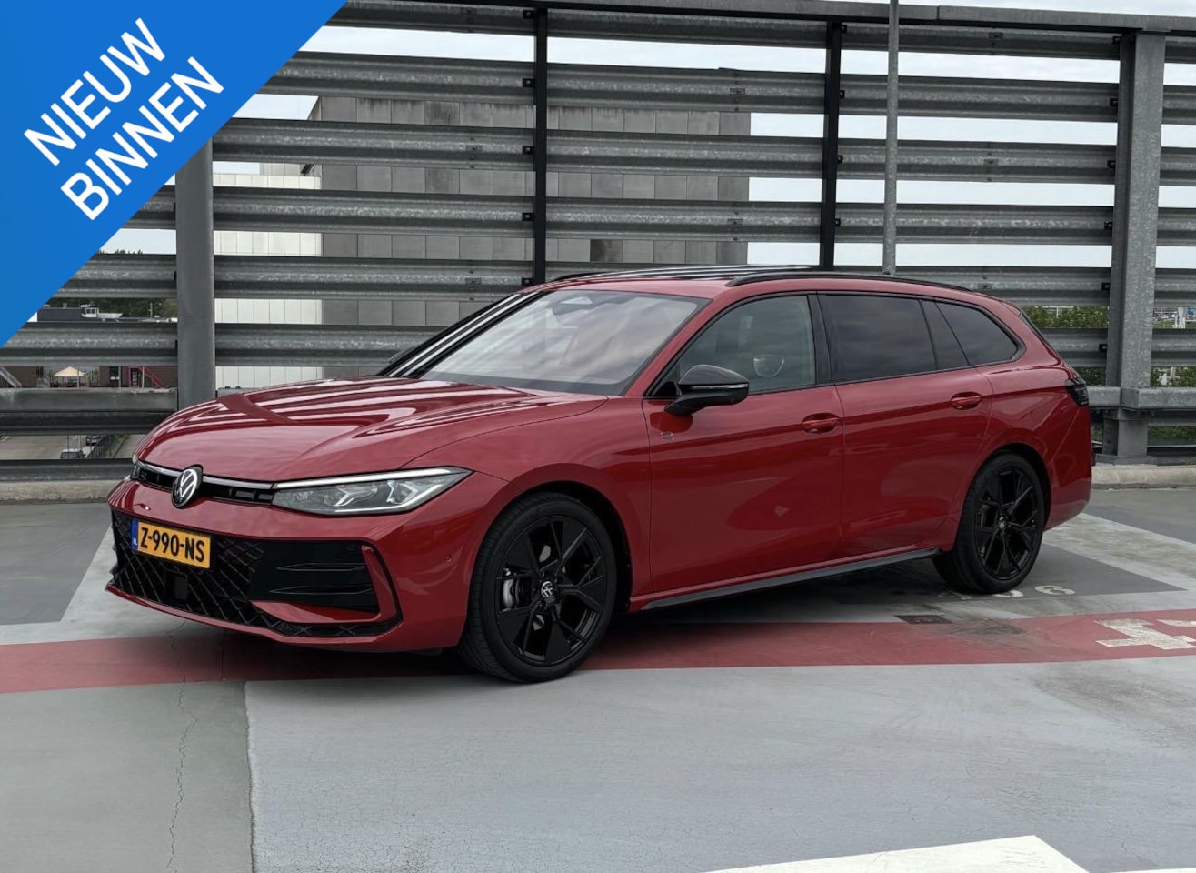 Volkswagen Passat Variant - 1.5 eTSI R-LINE BUSINESS I WINTERPAKKET I SCHUIF/KANTELDAK I 360° CAMERA I GROOT SCHERM - AutoWereld.nl