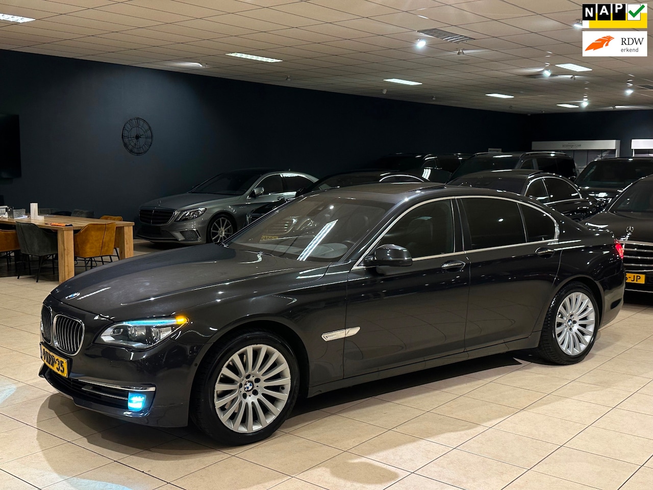 BMW 7-serie - 740d High Exe|ORIG-NL|MASSAGE|HUD|ACC|LED|VOLL - AutoWereld.nl