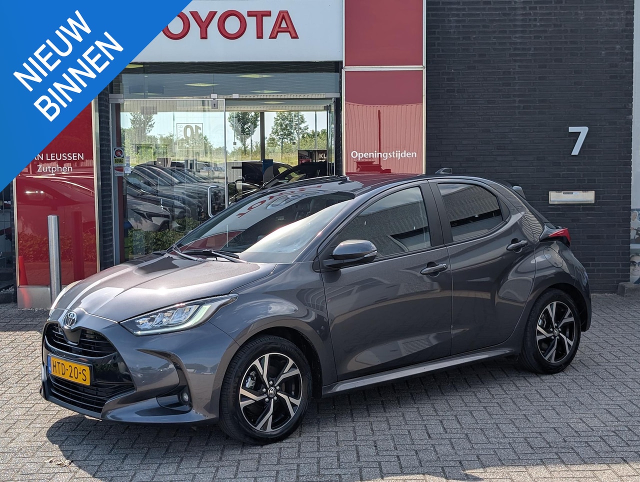 Toyota Yaris - 1.5 Hybrid 115 Dynamic LED-VERLICHTING KEYLESS PRIVACY GLASS - AutoWereld.nl